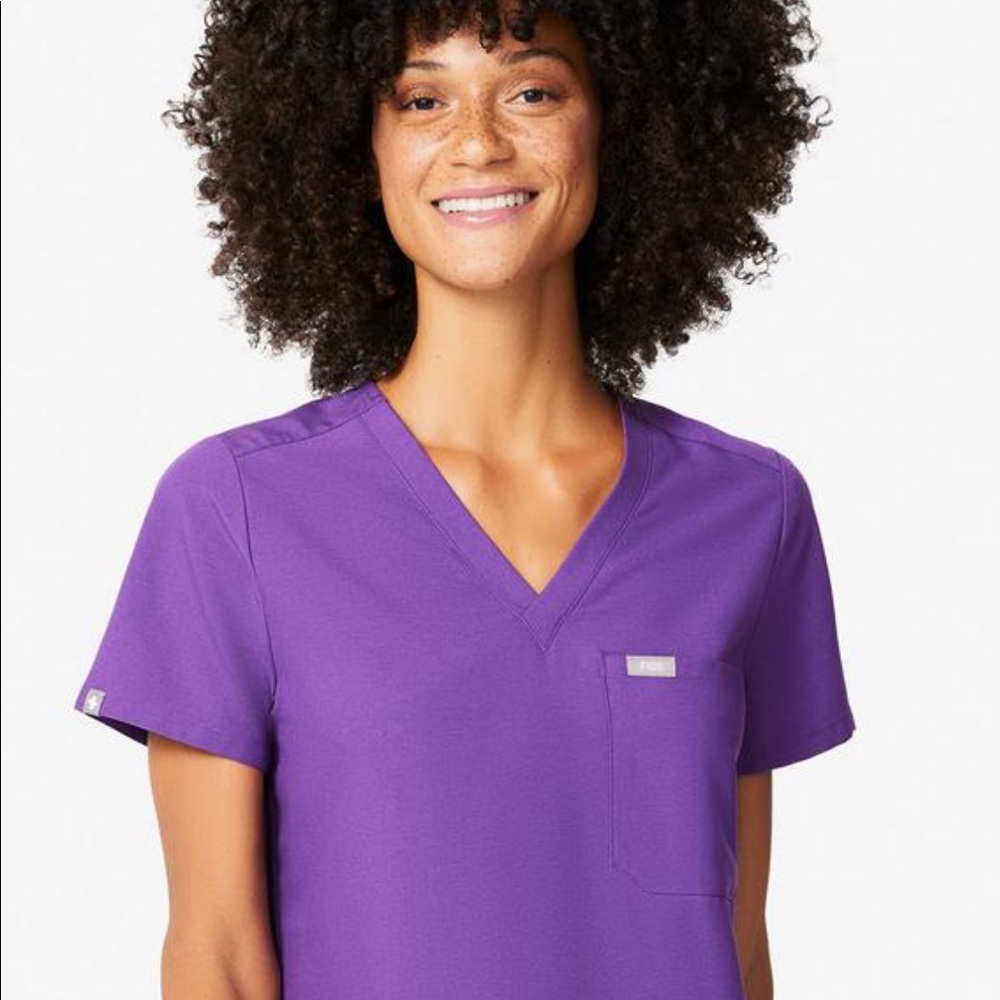 Figs ultraviolet Catarina one pocket scrub top xxs